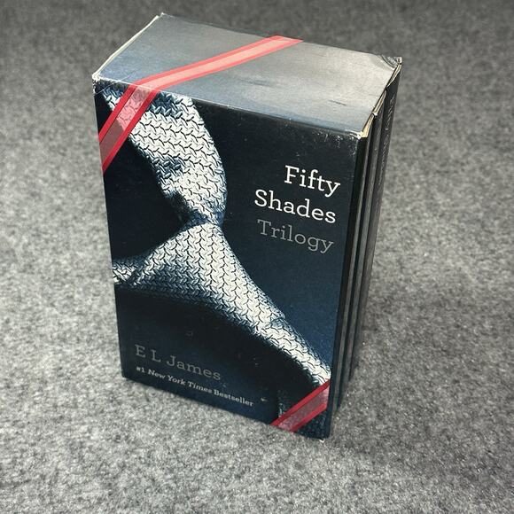 Fifty Shades of Grey Box set Of (3) Paperback First Edition (2012) Very Good - Picture 1 of 14